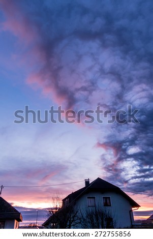 evening sun over a building, symbol of living, weather, idyllic