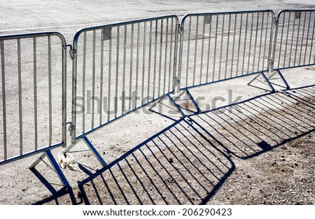 mobile steel fence at a barrier