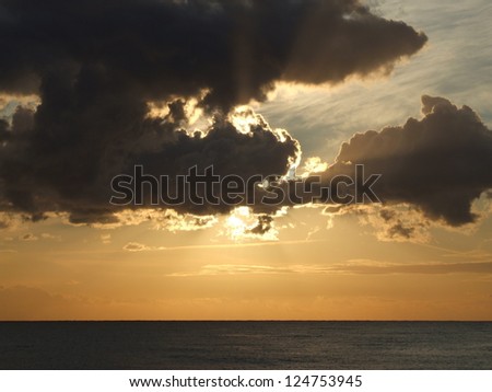 Gold sunset / Rays, clouds and sunsets