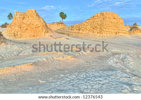 Ancient sand dunes and erosion patterns on the Chinese Wall in Mungo National Park, Australia
