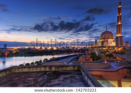 Sunset view at Putrajaya Mosque Sunset view at Putrajaya Mosque