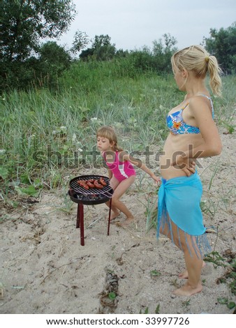 Barbecue, sausage, child, mother