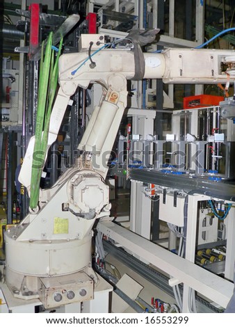 Robot in zero pose waiting for integration into the production line.