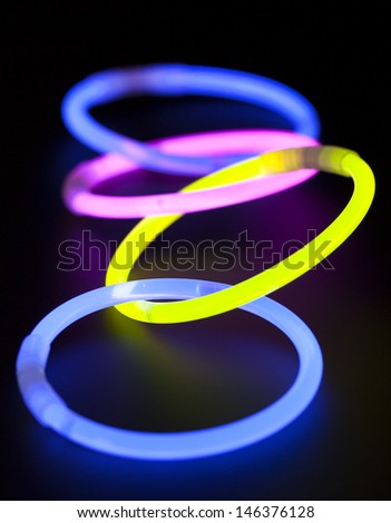 Glow sticks of round shape,long time exposure