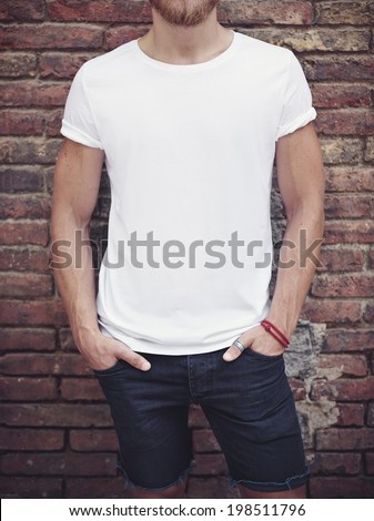 man wearing white t-shirt man wearing white t-shirt