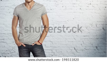 man wearing blank grey t-shirt