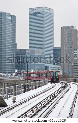 LONDON - DECEMBER 02: The snow fall during the coldest beginning of winter on record in the UK caused transport disruptions throughout the week. DECEMBER 02, 2010 in London, England.