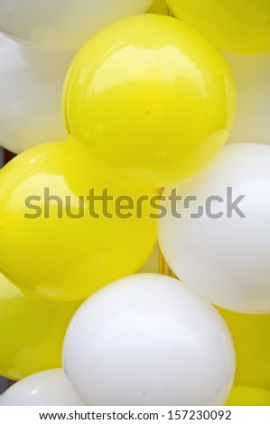White and yellow balloons