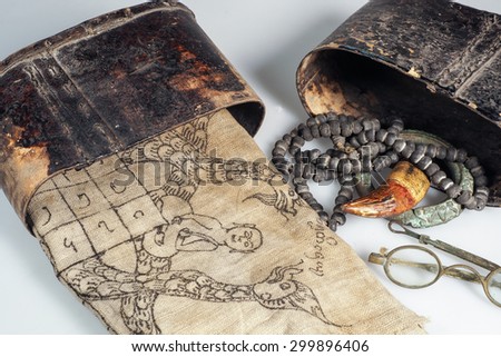 Antique amulet thai lanna yantra tiger tooth eyeglasses beads Antique amulet thai lanna yantra tiger tooth eyeglasses beads