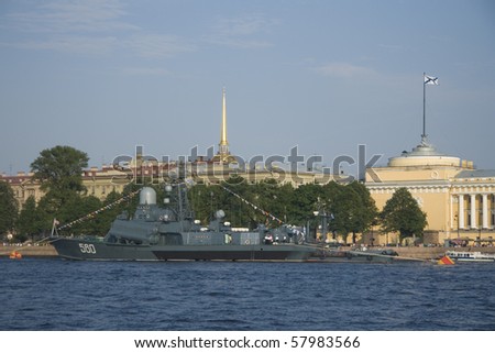 ST.PETERSBURG, RUSSIA - JULY 25: Celebration of the Russian Navy day. Military ship on the Neva River, July 25, 2010 in St.Petersburg, Russia