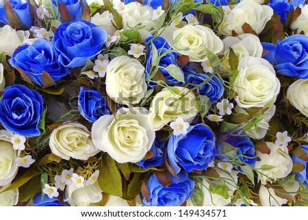 Artificial rose flowers decoration with white and dark blue roses pattern