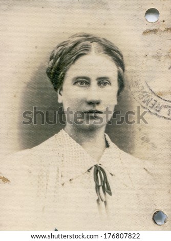 POLAND, CIRCA FORTIES - Vintage photo of woman