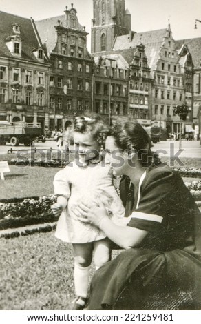 POLAND, CIRCA FIFTIES: Vintage photo of mother and daughter