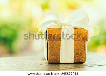 Christmas gift box - Vintage effect style pictures