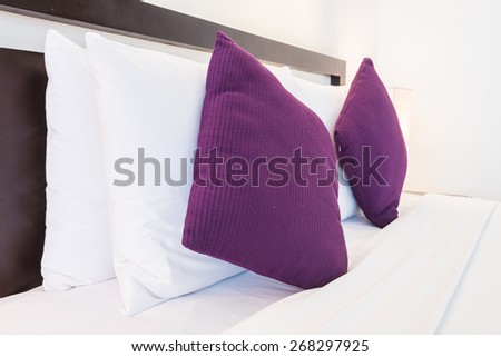 Bed pillow