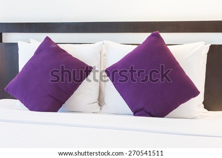 Bed pillow
