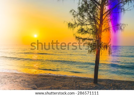 Sunrise sea - vintage filter and light leak effect