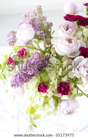 Flower Vase on Beautiful Flower Arrangement In A Vase Stock Photo 35173975