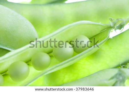 FOOD IMAGE  close up shot of fresh field peas.