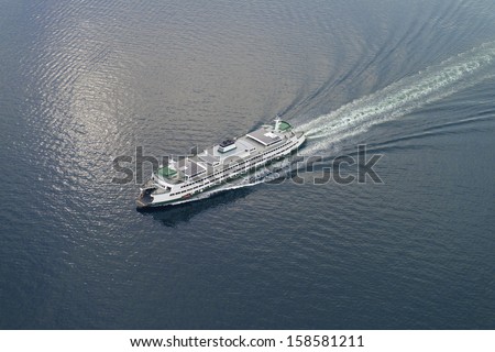 Cruise in the sea
