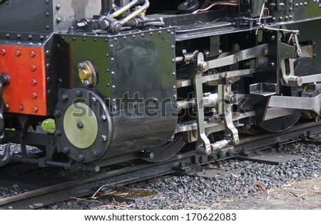 Image of the driving gear on a steam train