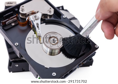 Cleaning data : Clean brush on the hard disk.
