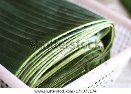 Banana fiber baskets, plastic wrap or a dish served on the house.