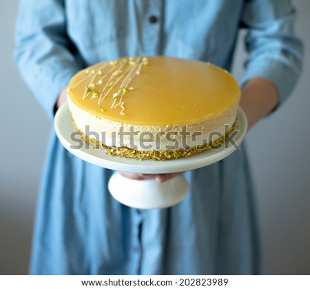 Mango mousse cake
