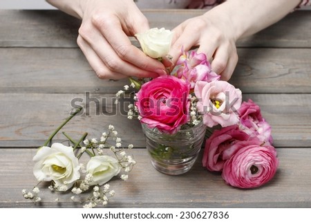 How to make beautiful tiny bouquet of ranunculus and eustoma flowers - step by step, tutorial