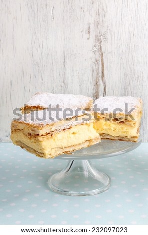 A Polish cream pie made of two layers of puff pastry, filled with whipped cream. The favourite dessert of pope John Paul II.