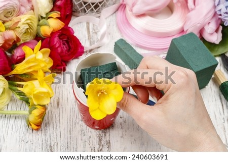 How to make spring bouquet of flowers in goose egg shell - step by step, tutorial
