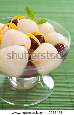 Lychee and jujubes (Chinese red dates) in syrup.