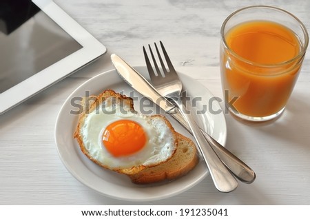 Fried egg on the toast