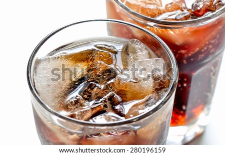 Iced diet cola without sugar in two glasses