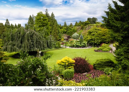 Queen Elizabeth Park in Vancouver. At 152 meters above sea level, the public park is the highest point in Vancouver with spectacular views of the gardens, city and mountains on the North Shore.