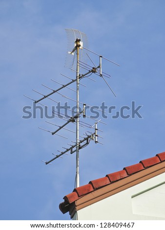 receiver antenna fit on roof of house