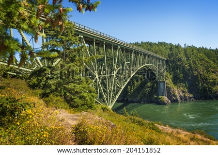 Deception Pass State Park, Washington. The Deception Pass Bridge is a two-lane bridge on Washington State Route 20 connecting Whidbey Island to Fidalgo Island in the U.S. state of Washington.