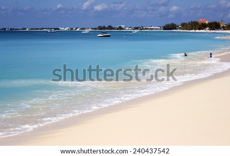 Caribbean Sea. Seven Miles beach in Grand Cayman