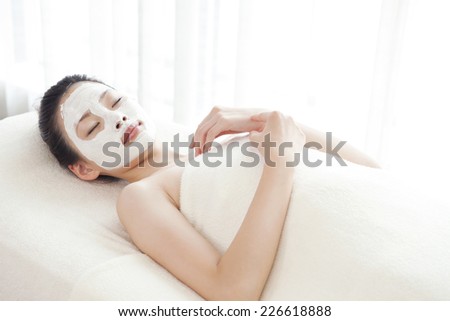 Japanese woman receiving face pack