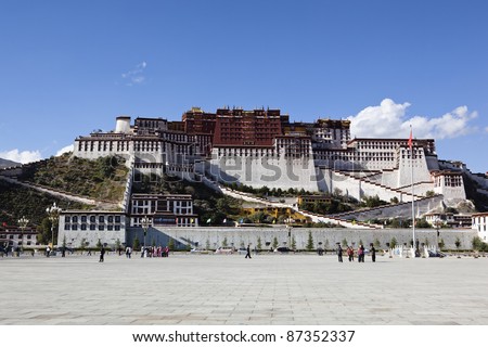 LHASA - SEPTEMBER 24: Potala Palace, the residence of Dalai Lama until 1959, is now a popular tourist attraction on September 24, 2009 in Lhasa, Tibet Autonomous Region, China.