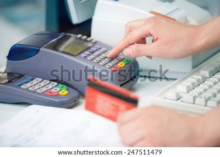 Reading the Credit card at the Credit Card Reader