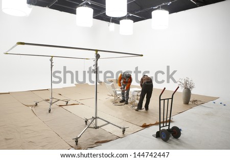 Stage set in arranging for TV and photographic works