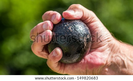 4lb cannon ball in hand