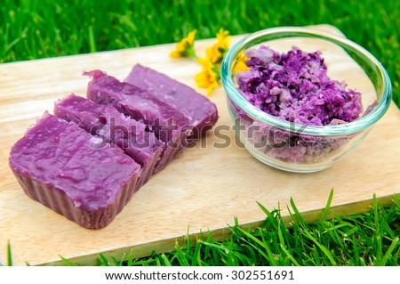 Thai organic dessert : Steamed purple sweet potato cake.