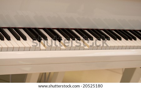 self playing white piano keys
