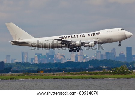 NEW YORK - MAY 8: Boeing 747 Kalitta approaches JFK in New York, USA on May 8, 2011. Kalitta provides domestic and international scheduled cargo service and support for US Department of Defense