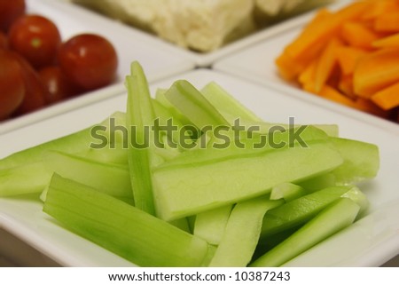 Vegetable platter with cucumbers, carrots, cherry tomatoes and cauliflower