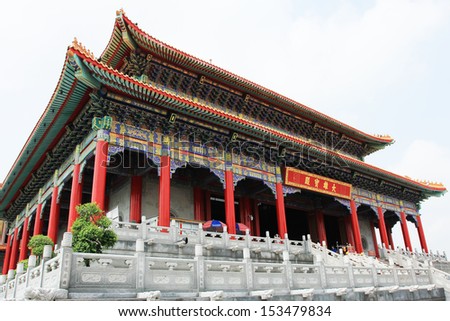 NONTHABURI, THAILAND - JULY 6 : Traditional Chinese style temple at Wat Leng-Noei-Yi on July 6, 2013 in Nonthaburi province, Thailand.