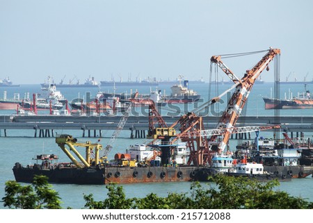 SRIRACHA - THAILAND - JUNE 17, 2014 : Big ships in the Laemchabang seaport on June 17, 2014 in Sriracha province, Thailand
