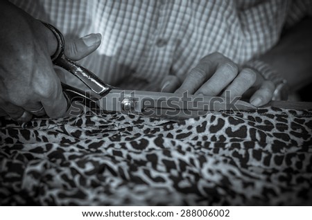 Sewing Process in step cutting,black and white